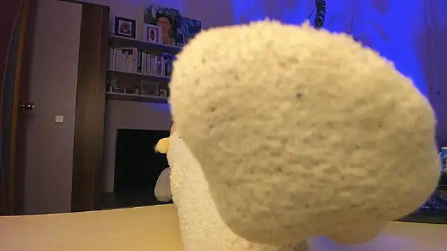 LylithSkye online show from April 22, 5:21 pm