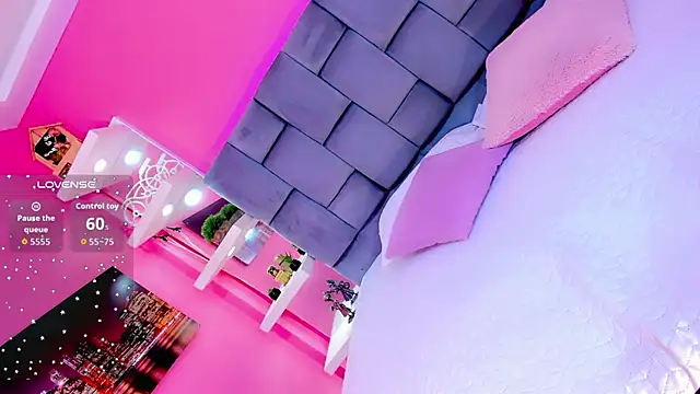 Saamanthaa11 online show from April 25, 5:32 am