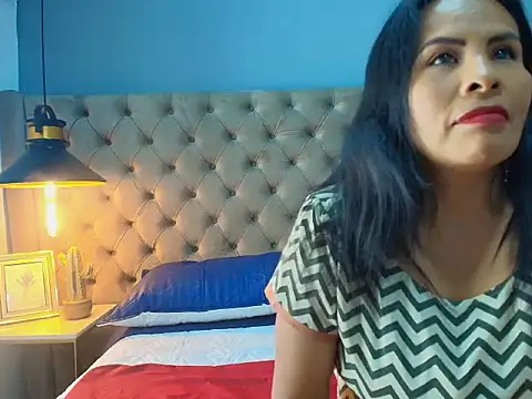 Anthonelaa   online show from April 25, 7:55 pm