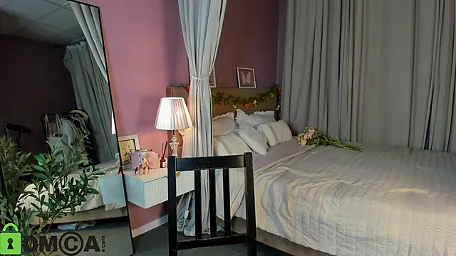 Dearly Emily online show from March 11, 5:26 pm