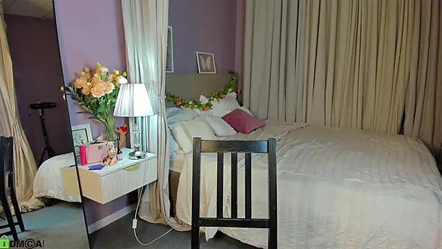 Dearly Emily online show from April 22, 5:21 pm