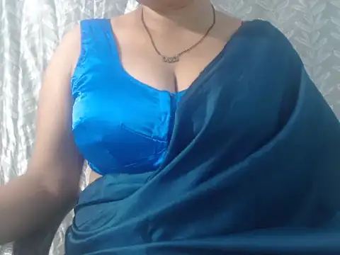 cute-priy online show from April 29, 5:43 am