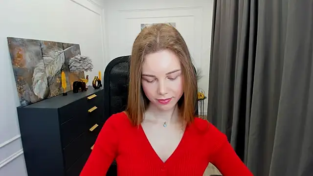 MileyWings online show from April 29, 11:35 am