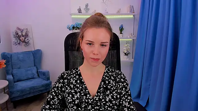 MileyWings online show from November 16, 1:55 pm