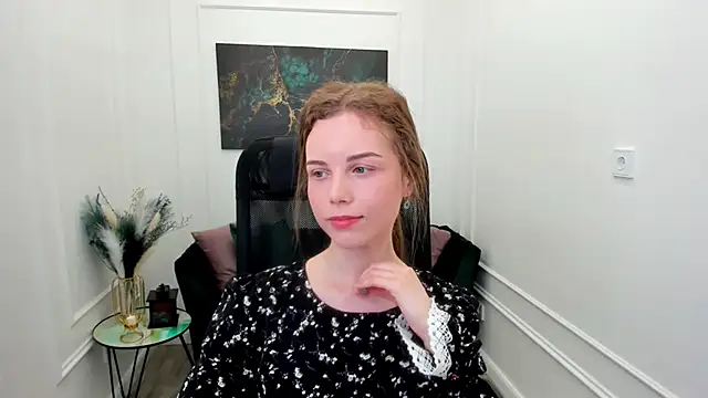 MileyWings online show from June 6, 11:38 am