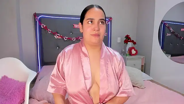 emma lye online show from April 24, 9:06 pm