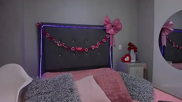 emma lye online show from March 6, 8:26 pm