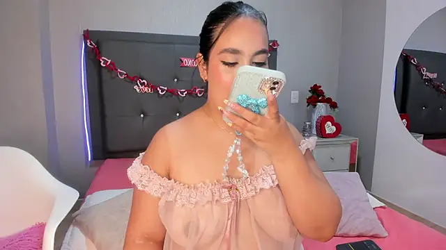 emma lye online show from April 17, 9:50 pm