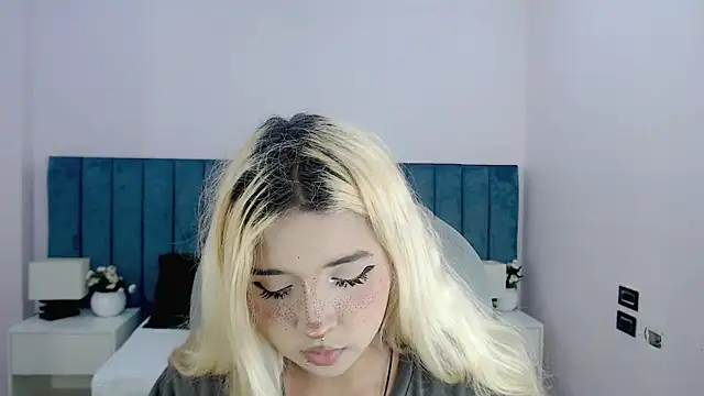 april bunnyy online show from March 6, 8:15 pm