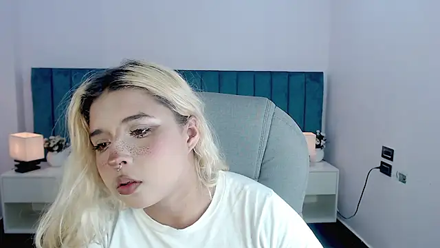 april bunnyy online show from March 17, 7:51 pm