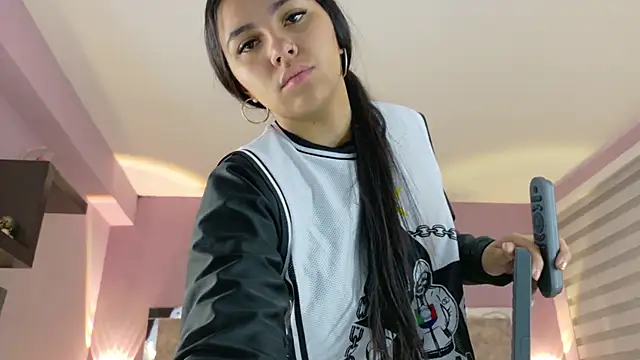 Larabrooks online show from November 9, 11:50 am