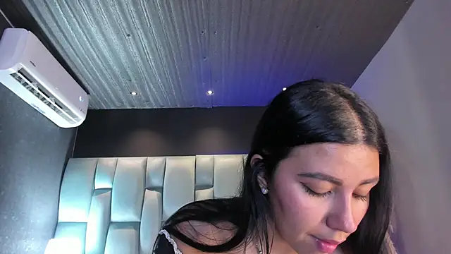 Larabrooks online show from February 27, 8:19 pm