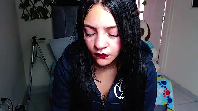 Violettasquirt online show from July 8, 1:46 pm