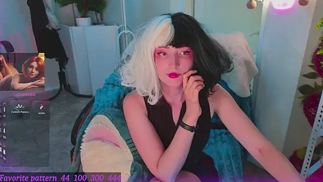 Toxic Ellies online show from June 14, 2:28 pm