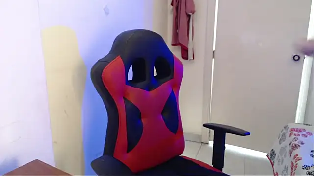 Maximesex online show from April 27, 1:30 pm