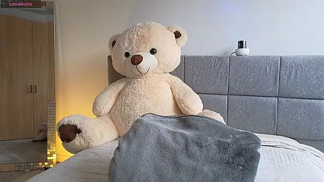 Soffimoon  online show from July 20, 7:25 pm