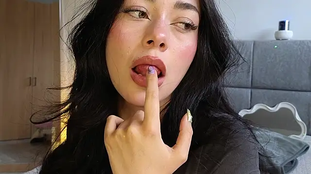 Soffimoon  online show from February 20, 9:37 pm