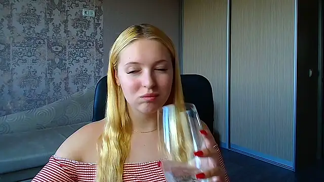 Milka kiss  online show from June 30, 10:48 am
