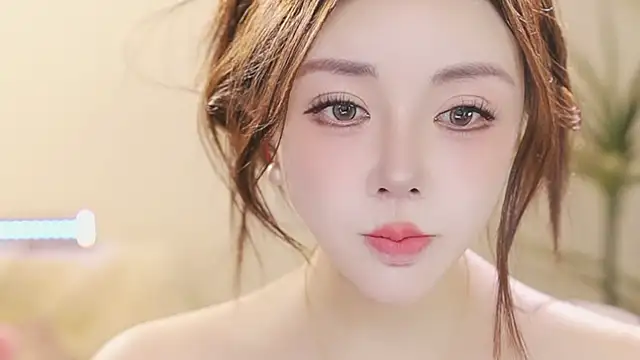 Qiaoqiao  online show from March 16, 5:28 pm