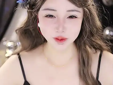 Qiaoqiao  online show from September 23, 11:30 am