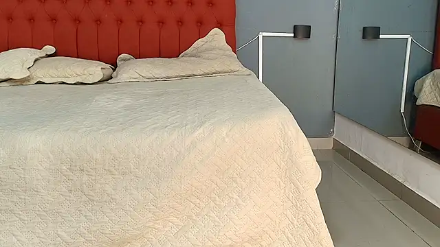 flavia cruz online show from November 22, 6:43 pm