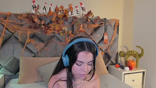 Luisa0110 online show from October 21, 7:40 pm