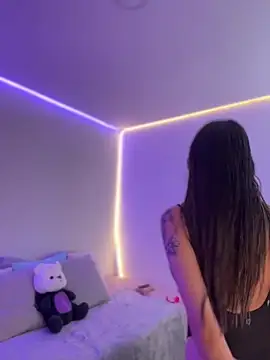 AmmyCollinsW online show from April 22, 8:39 pm