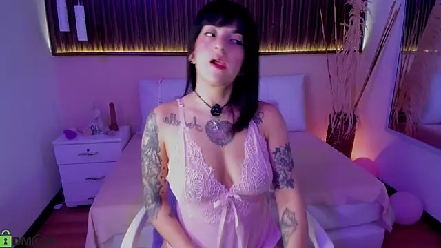 Liz grey  online show from June 5, 11:11 pm