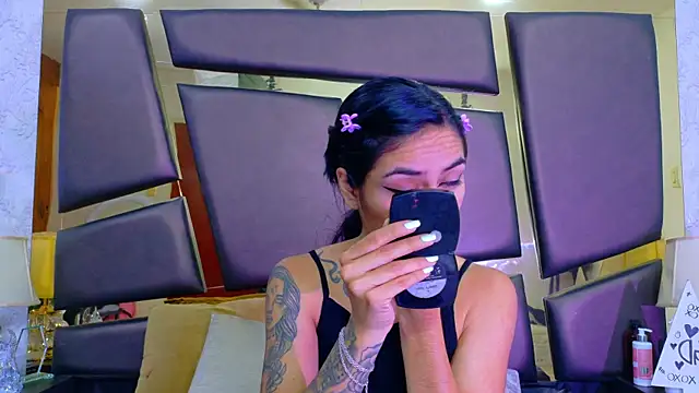 NicoleEsposito online show from April 24, 12:52 pm