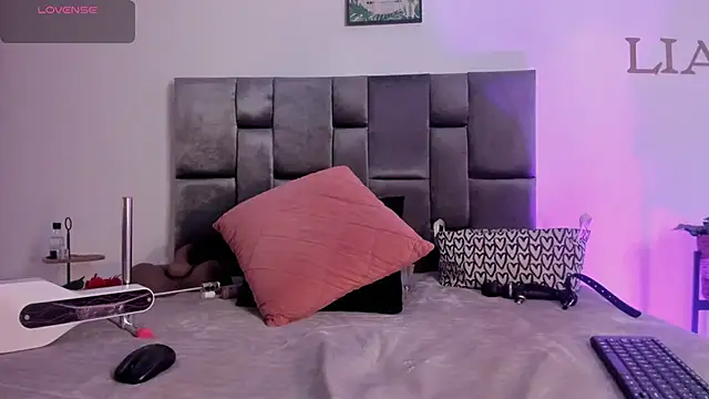 Lia johnsonn online show from March 21, 11:48 am