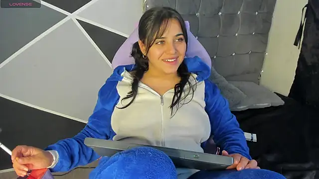 alyssa magiic online show from April 22, 6:49 pm