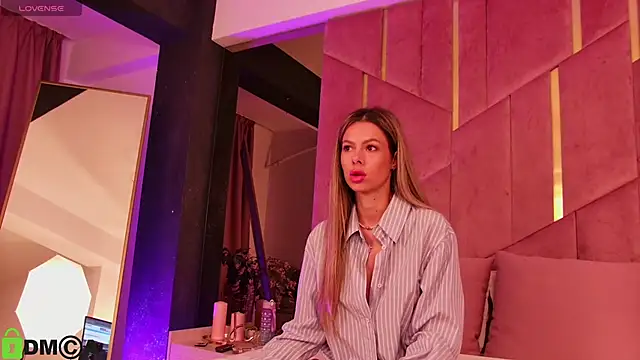 AllenaMoon online show from September 8, 7:02 pm