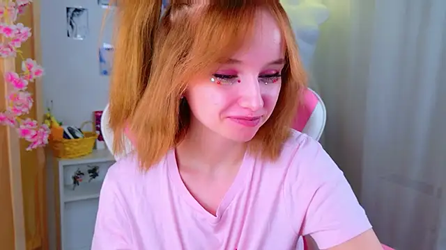 b4by LoL1 online show from April 29, 6:35 pm