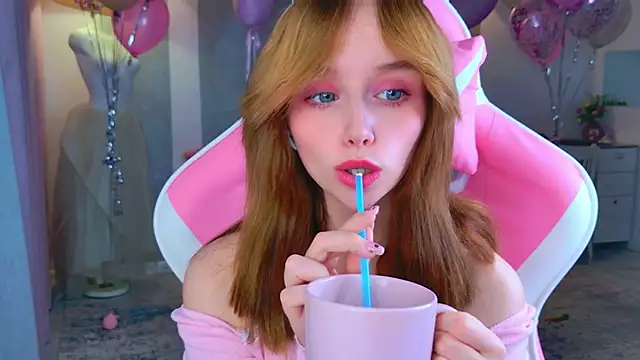 b4by LoL1 online show from November 23, 3:36 pm