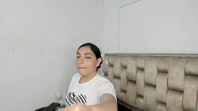 Sophia-Smith2 online show from June 6, 1:01 am