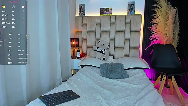 little sophie18 online show from April 26, 8:06 pm