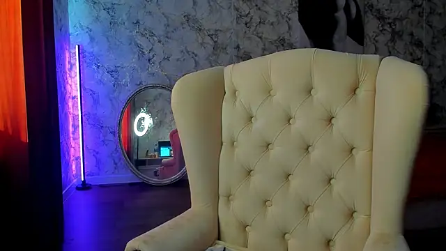 foxy blond online show from April 7, 4:47 am