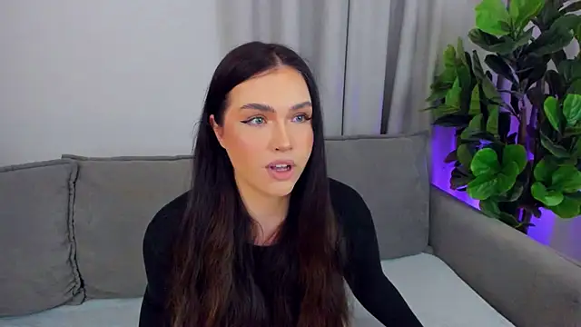 sexyangeloux online show from April 23, 8:00 pm