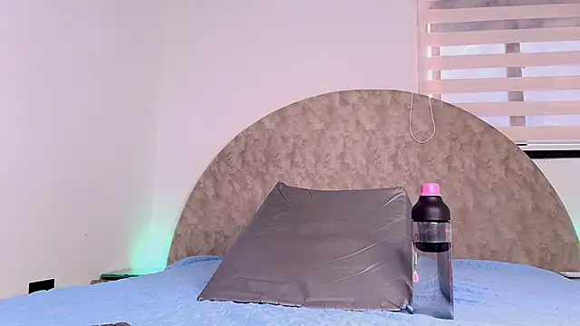 anisha x online show from April 24, 7:27 pm