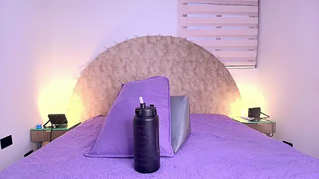 anisha x online show from January 14, 7:30 pm