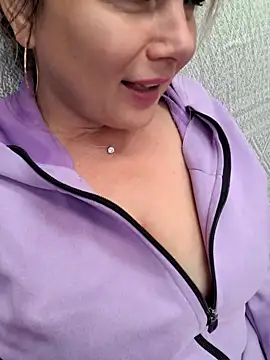 Snapshot of candy_queeen chatting on October 7, 11:58 am candy queeen online show from October 7, 11:58 am