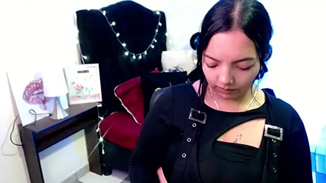 loren tits24 online show from June 27, 6:36 pm