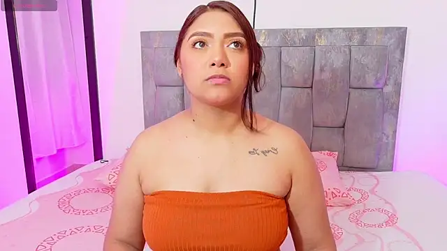 DIANEE 01 online show from August 5, 11:55 pm