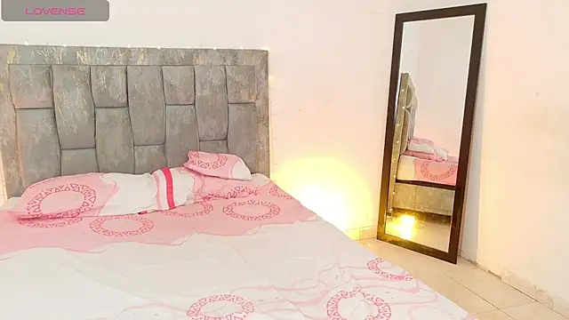 DIANEE 01 online show from May 30, 12:08 am