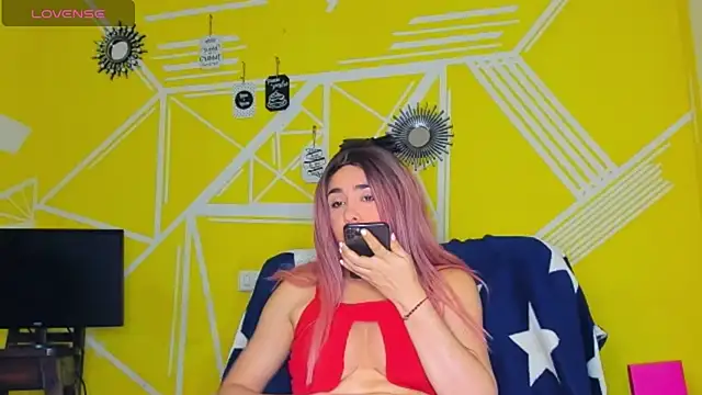 Nikolle Rouss online show from February 21, 10:10 pm