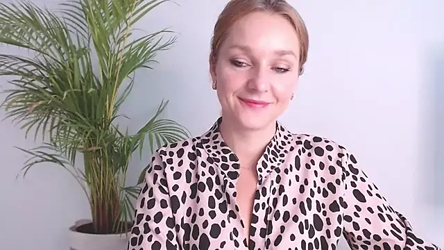 AliciaDesire online show from October 30, 7:00 am