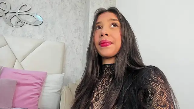 HoneySummer  online show from March 8, 12:20 pm