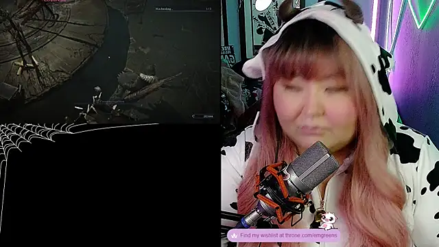 Snapshot of EmGreens chatting on November 1, 4:27 am EmGreens online show from November 1, 4:27 am