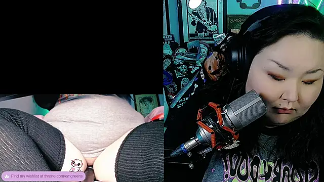 Snapshot of EmGreens chatting on October 25, 3:25 am EmGreens online show from October 25, 3:25 am