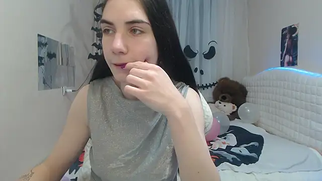 Snapshot of NikaStark_ chatting on October 15, 7:33 am NikaStark online show from October 15, 7:33 am